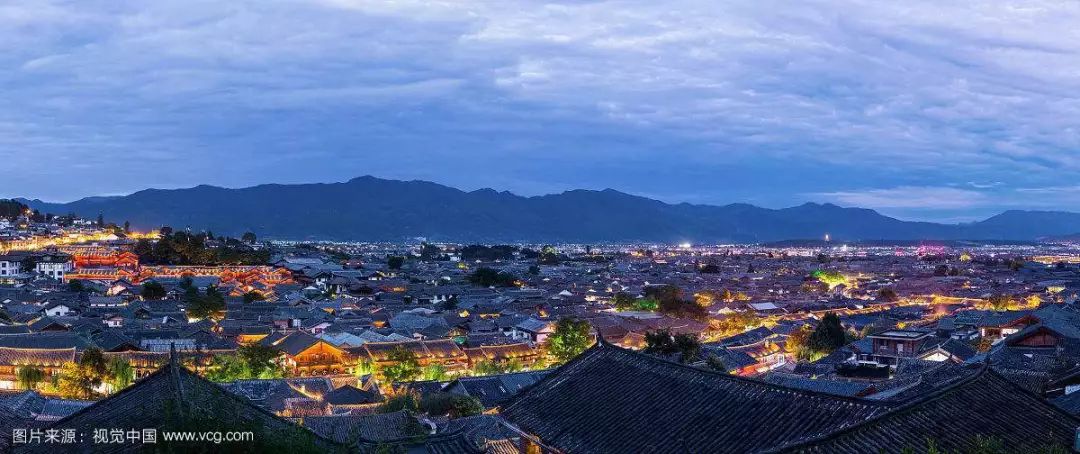 舞台上的云南风情演绎